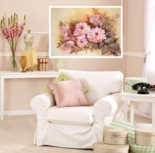 SOFT PINK ROSES CONTRIBUTE TO THE "SHABBY CHIC" TREND IN DECORATING