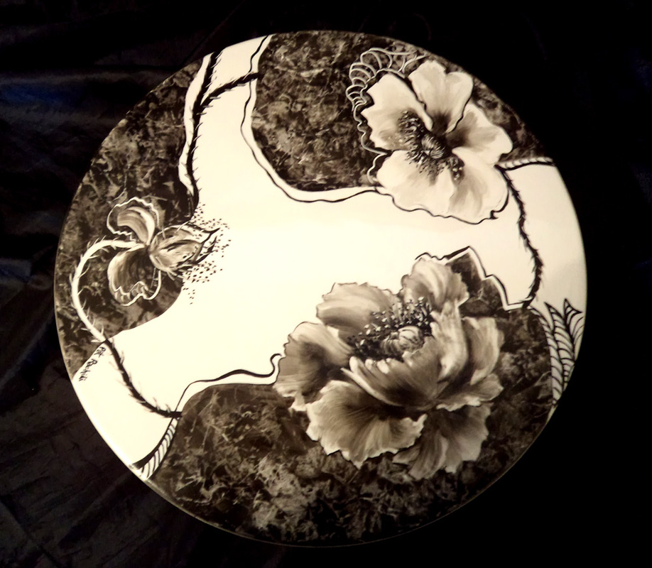 ABOVE:  PORCELAIN PAINTED WITH CONTEMPORARY POPPIES